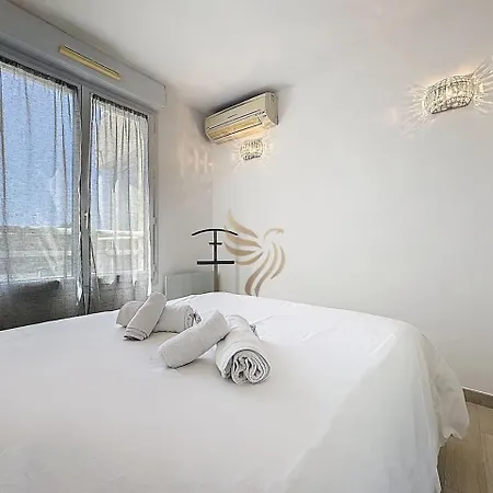 Serenity Getaway-4 People-wifi-terrace-garage Lägenhet *