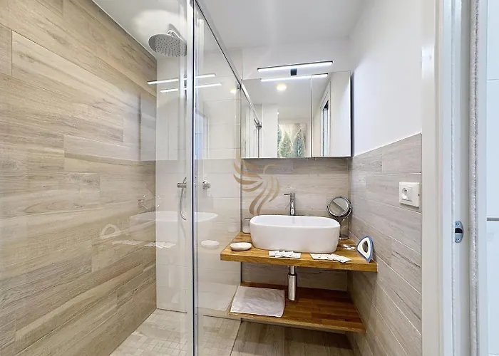 Serenity Getaway-4 People-wifi-terrace-garage Appartamento