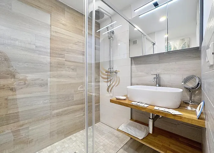 Serenity Getaway-4 People-wifi-terrace-garage